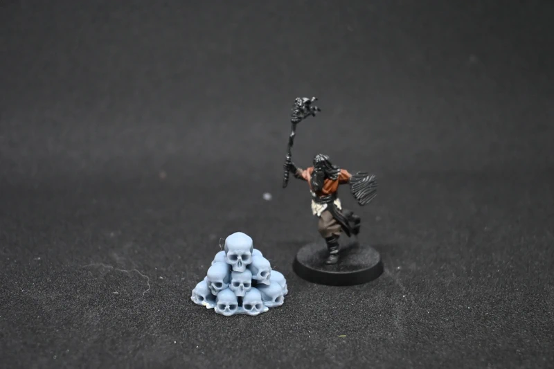 Tas de crânes en résine – Décors / Objectif Wargame 28mm (Non peint) – Image 3